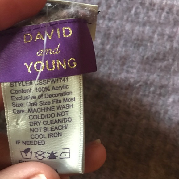 New David and Young Light Purple Scarf - Picture 5 of 5